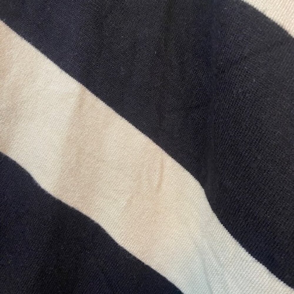 lyn black and white look sweater with hood - Picture 3 of 5